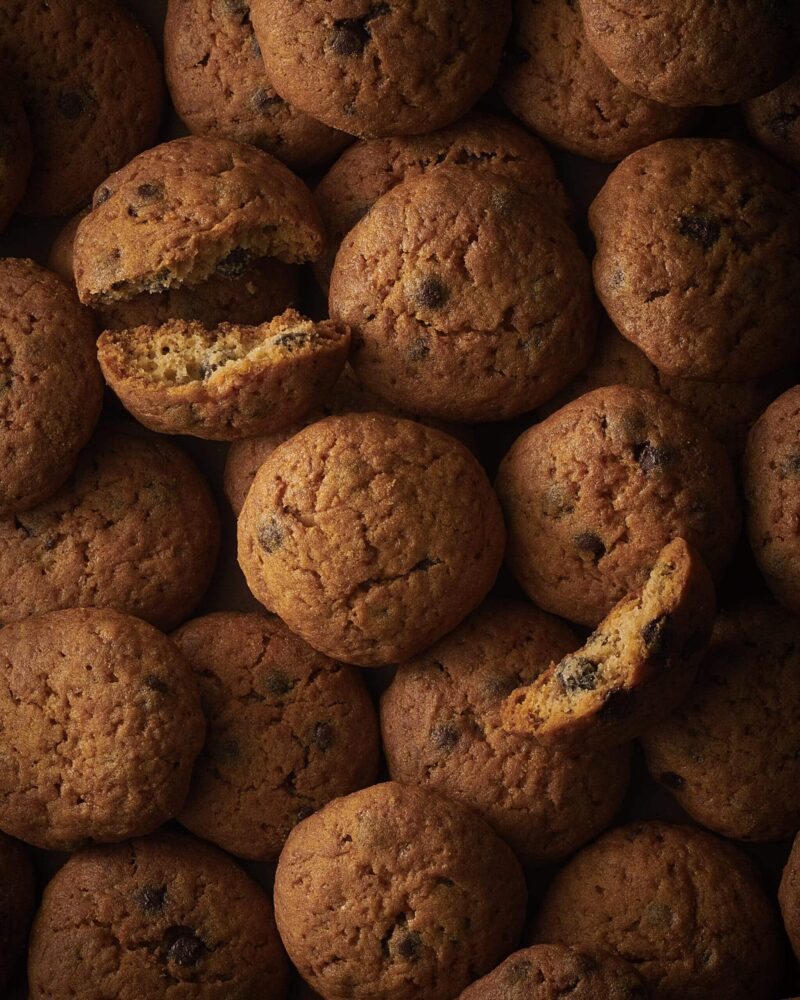 BUTTER BISCUIT - CHOCOLATE PEARLS